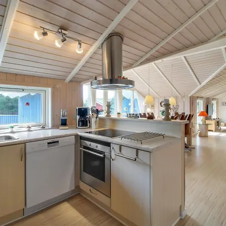 Thore - 400m From The Sea By Interhome Nyaraló *