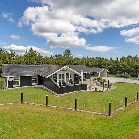 Thore - 400m From The Sea By Interhome *