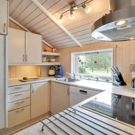 Nyaraló Thore - 400m From The Sea By Interhome